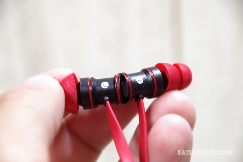 iEC-Technology-Bluetooth-Earphone-08