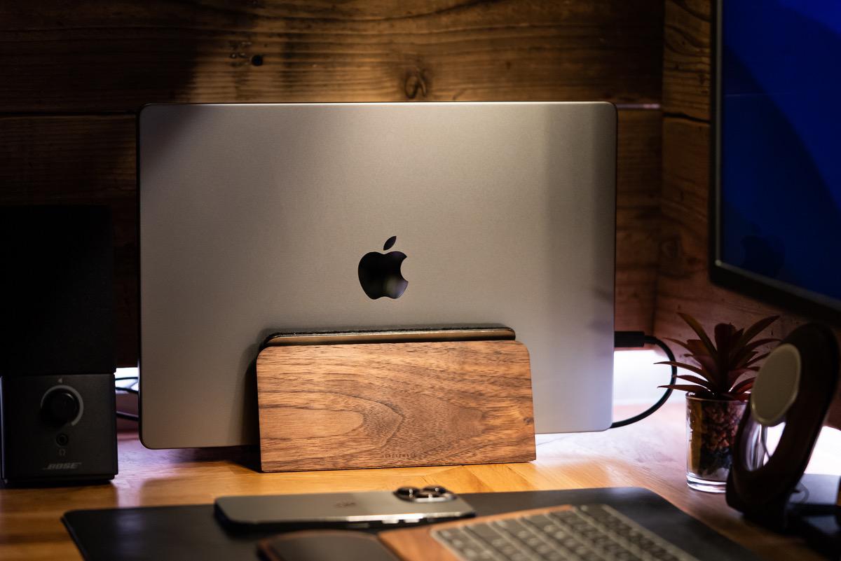 クラムシェル接続のイチオシなMacBookスタンド