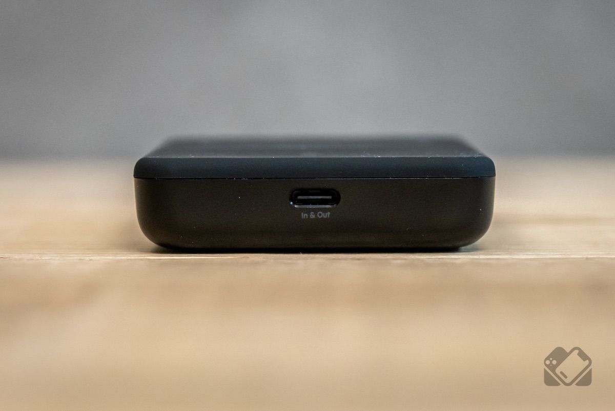 Belkin MagSafe Wireless Battery 5000（底面）