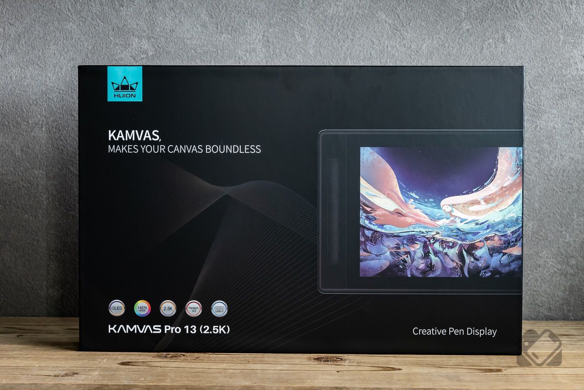 HUION Kamvas Pro 13（2.5K）のパッケージ