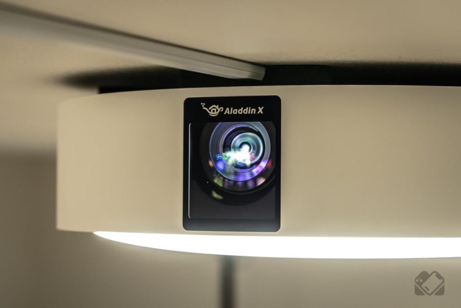天井照明とプロジェクターが一体化「Aladdin X2 Light」