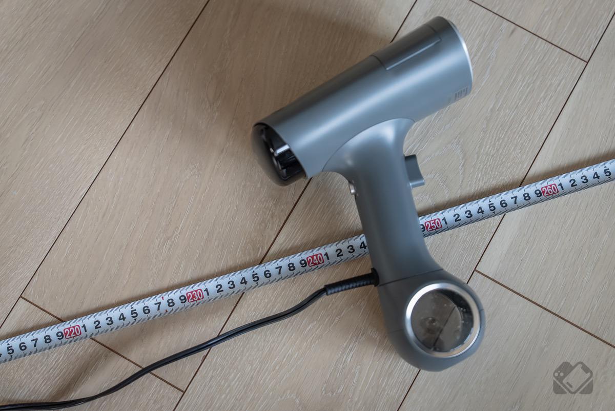 電源ケーブルの長さ2.4m